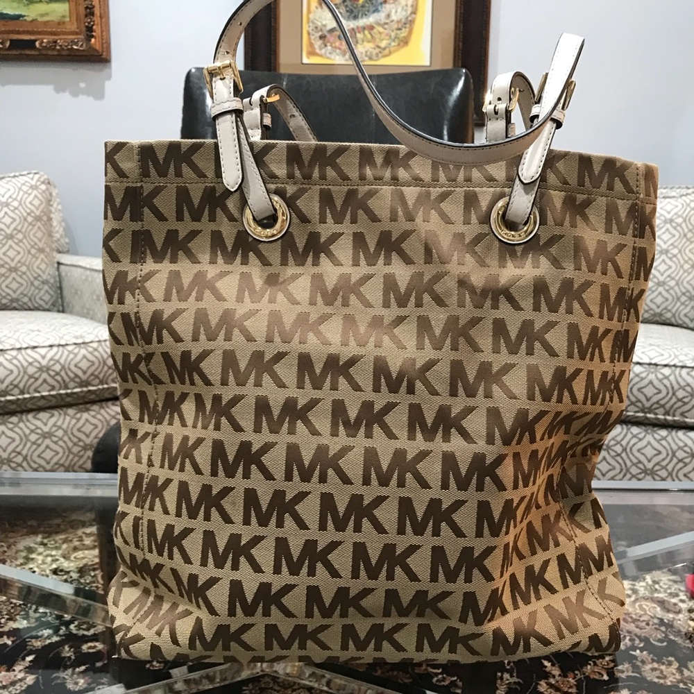 Michael Kors purse